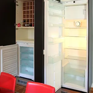  Appartement Sunny Canalview 4pax, Wifi, Aircond Italie